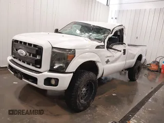 2013 Ford F-250 XLT с VIN 1FTBF2BT2DEB05352, выставлен на аукционе IAAI как лот 42253807 с пробегом 139 382 миль миль и . История ставок и продаж доступна на DreamBid. Изображение 2.