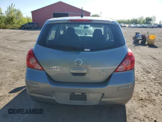 2009 Nissan Versa SL z VIN 3N1BC13E99L495508, wystawiony jako Copart lot #58213325 z przebiegiem 245 664 mil mil oraz Czysty tytuł • Clean title. Historia ofert i sprzedaży dostępna na DreamBid. Obrazek 6.