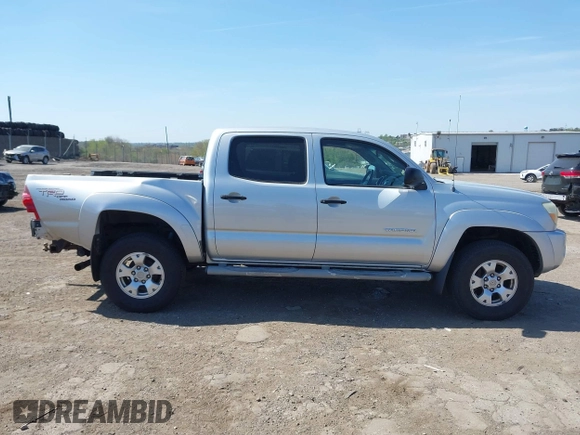 2006 Toyota Tacoma z VIN 5TELU42N66Z147725, wystawiony jako IAAI lot #42097752 z przebiegiem 206 452 mil mil oraz . Historia ofert i sprzedaży dostępna na DreamBid. Obrazek 12.