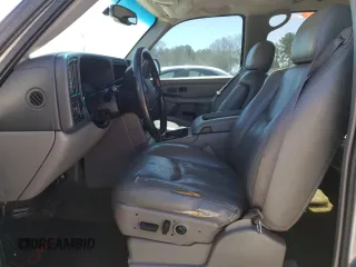 2005 GMC Yukon SLT z VIN 1GKEC13T95R103031, wystawiony jako Copart lot #48339205 z przebiegiem 268 183 mil mil oraz Szkoda całkowita • Salvage title. Historia ofert i sprzedaży dostępna na DreamBid. Obrazek 7.