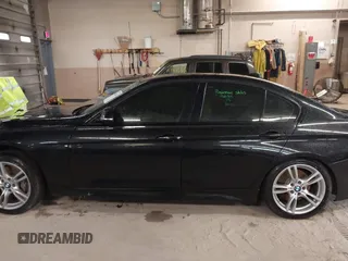 2015 BMW 3 Series 328i xDrive z VIN WBA3B3G56FNT19714, wystawiony jako IAAI lot #41831494 z przebiegiem 107 318 mil mil oraz . Historia ofert i sprzedaży dostępna na DreamBid. Obrazek 14.