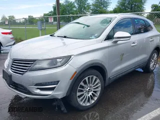 2017 Lincoln MKC Reserve z VIN 5LMCJ3D97HUL53966, wystawiony jako IAAI lot #42248077 z przebiegiem 55 245 mil mil oraz . Historia ofert i sprzedaży dostępna na DreamBid. Obrazek 2.