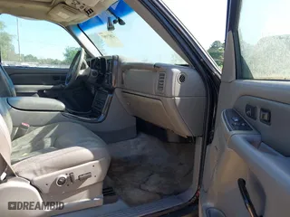 2003 GMC Yukon XL Denali with VIN 1GKFK66U43J248482, listed as a IAAI auction lot 42073907 with 286,896 mi miles. Bid and sale history available at carsss.com. Image 5.