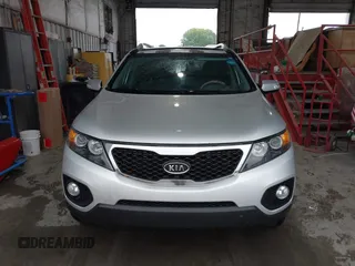 2013 Kia Sorento EX with VIN 5XYKU4A20DG313084, listed as a IAAI auction lot 41976552 with 168,397 mi miles and . Bid and sale history available at carsss.com. Image 13.