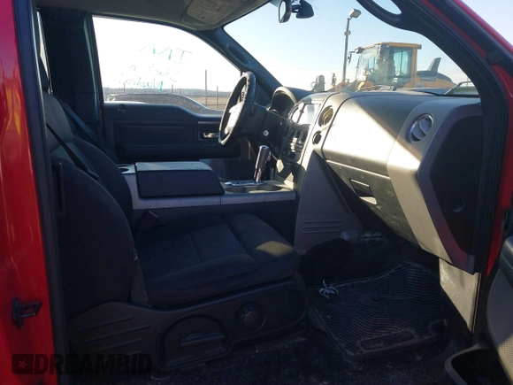 2004 Ford F-150 XLT with VIN 1FTPX14524NA28252, listed as a IAAI auction lot 41753719 with 165,179 mi miles. Bid and sale history available at carsss.com. Image 5.