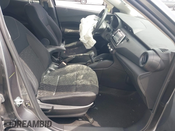 2022 Nissan Kicks S z VIN 3N1CP5BV3NL517739, wystawiony jako IAAI lot #42181025 z przebiegiem 26 087 mil mil oraz . Historia ofert i sprzedaży dostępna na DreamBid. Obrazek 5.