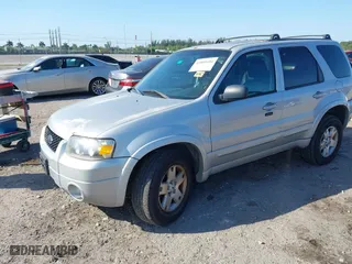 2006 Ford Escape Limited with VIN 1FMCU94156KB98012, listed as a IAAI auction lot 41805404 with 189,197 mi miles. Bid and sale history available at carsss.com. Image 2.