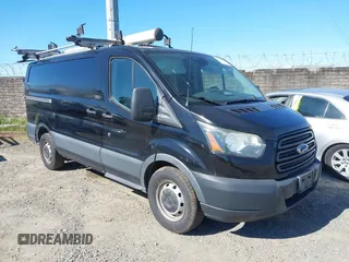 2016 Ford Transit Cargo z VIN 1FTYE1YM2GKB56704, wystawiony jako IAAI lot #41827248 z przebiegiem 231 851 mil mil oraz . Historia ofert i sprzedaży dostępna na DreamBid. Obrazek 1.