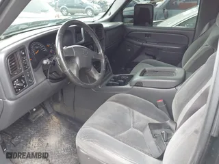 2005 Chevrolet Silverado 1500 LS with VIN 2GCEK13T551156428, listed as a IAAI auction lot 41731983 with 274,185 mi miles. Bid and sale history available at carsss.com. Image 5.