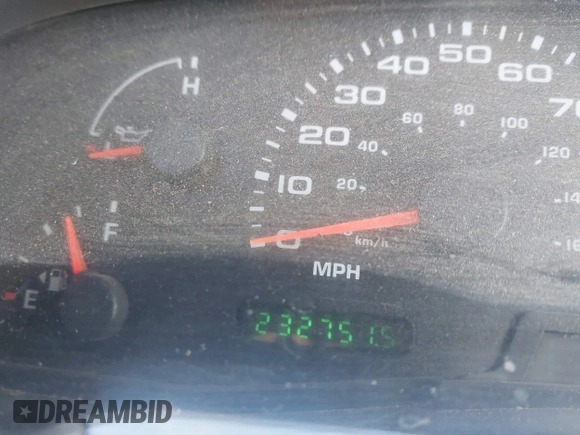 2002 Ford Super Duty F-250 XL with VIN 1FTNF20L12EB69721, listed as a IAAI auction lot 41324860 with 232,751 mi miles. Bid and sale history available at carsss.com. Image 7.