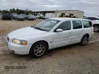2006 Volvo V70 2.4L with VIN YV1SW612X61538308, listed as a Copart auction lot 47978905 with 199,372 mi miles and Salvage Title. Bid and sale history available at carsss.com. Image 1.
