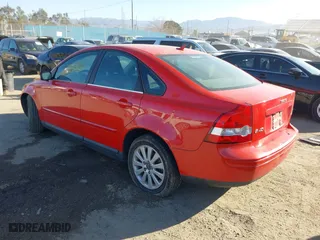 2004 Volvo S40 with VIN YV1MS382542020929, listed as a IAAI auction lot 41601849 with 87,446 mi miles. Bid and sale history available at carsss.com. Image 3.