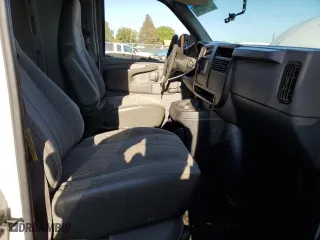 2003 GMC Savana Cargo Van with VIN 1GTGG25U031121692, listed as a Copart auction lot 70495844 with 57,614 mi miles and Salvage Title. Bid and sale history available at carsss.com. Image 7.