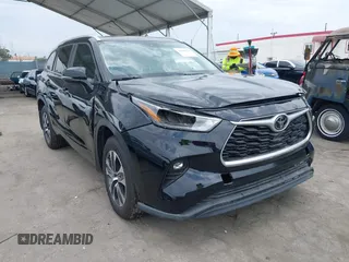 2023 Toyota Highlander L z VIN 5TDKDRBH3PS505252, wystawiony jako IAAI lot #42405779 z przebiegiem 29 581 mil mil oraz . Historia ofert i sprzedaży dostępna na DreamBid. Obrazek 1.