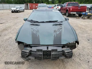 1997 Chevrolet Camaro Z28 z VIN 2G1FP22P6V2156828, wystawiony jako Copart lot #57651625 z przebiegiem 131 803 mil mil oraz Szkoda całkowita • Salvage title. Historia ofert i sprzedaży dostępna na DreamBid. Obrazek 5.