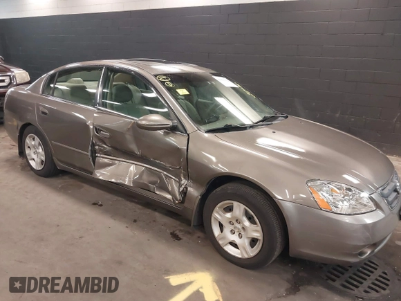 2003 Nissan Altima S with VIN 1N4AL11E53C354648, listed as a IAAI auction lot 41801992 with 172,010 mi miles. Bid and sale history available at carsss.com. Image 6.