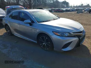 2018 Toyota Camry LE z VIN 4T1B11HK4JU616470, wystawiony jako IAAI lot #41352888 z przebiegiem 102 109 mil mil oraz . Historia ofert i sprzedaży dostępna na DreamBid. Obrazek 1.