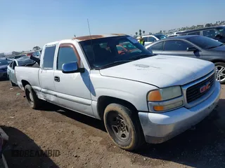2002 GMC Sierra 1500 SLE with VIN 2GTEC19T621340924, listed as a IAAI auction lot 41518546 with 272,944 mi miles and . Bid and sale history available at carsss.com. Image 6.
