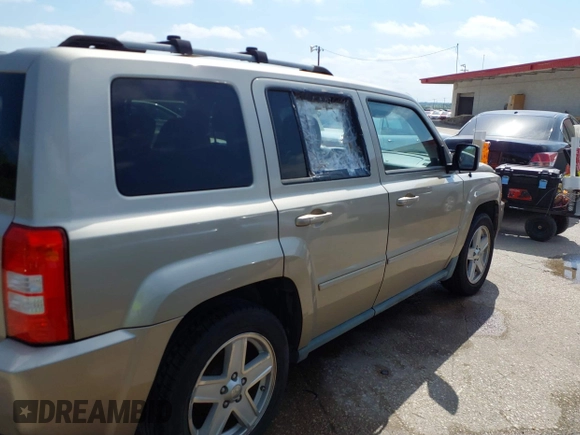 2010 Jeep Patriot Limited with VIN 1J4NF4GB3AD599628, listed as a IAAI auction lot 42056036 with 156,258 mi miles and . Bid and sale history available at carsss.com. Image 6.