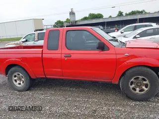2002 Nissan Frontier XE z VIN 1N6DD26S52C340723, wystawiony jako IAAI lot #42331061 z przebiegiem 237 995 mil mil oraz . Historia ofert i sprzedaży dostępna na DreamBid. Obrazek 13.