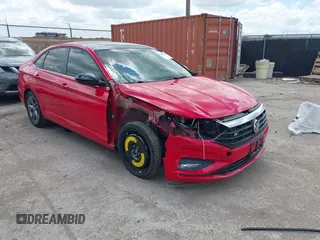 2020 Volkswagen Jetta S z VIN 3VWCB7BU7LM048500, wystawiony jako IAAI lot #42023448 z przebiegiem 69 926 mil mil oraz . Historia ofert i sprzedaży dostępna na DreamBid. Obrazek 1.