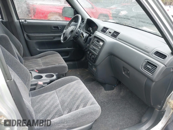 2001 Honda CR-V LX with VIN JHLRD28441C000682, listed as a IAAI auction lot 42019317 with 214,884 mi miles. Bid and sale history available at carsss.com. Image 5.