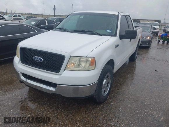 2005 Ford F-150 STX z VIN 1FTRX12W55KD20940, wystawiony jako IAAI lot #41552218 z przebiegiem 281 163 mil mil oraz . Historia ofert i sprzedaży dostępna na DreamBid. Obrazek 2.