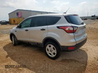 2018 Ford Escape S z VIN 1FMCU0F73JUD50086, wystawiony jako Copart lot #65004825 z przebiegiem Nie podano mil oraz Szkoda całkowita • Salvage title. Historia ofert i sprzedaży dostępna na DreamBid. Obrazek 2.