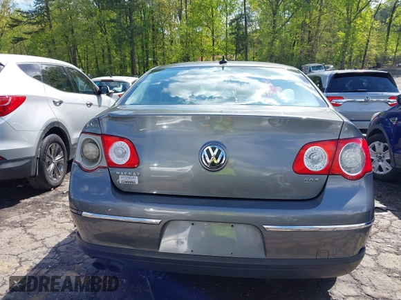 2008 Volkswagen Passat Komfort with VIN WVWAK73C48E145599, listed as a IAAI auction lot 42005894 with 158,147 mi miles and . Bid and sale history available at DreamBid. Image 16.