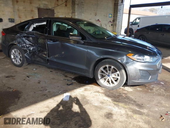 2019 Ford Fusion SE with VIN 3FA6P0HD5KR244720, listed as a IAAI auction lot 41845516 with 57,124 mi miles. Bid and sale history available at carsss.com. Image 1.