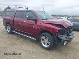 2018 Ram 1500 Express z VIN 3C6RR7KT0JG270072, wystawiony jako IAAI lot #41860086 z przebiegiem 127 931 mil mil oraz . Historia ofert i sprzedaży dostępna na DreamBid. Obrazek 1.