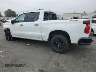 2021 Chevrolet Silverado 1500 LT Trail Boss with VIN 1GCPYFED0MZ439545, listed as a Copart auction lot 52602615 with 83,688 mi miles and Salvage Title. Bid and sale history available at DreamBid. Image 2.