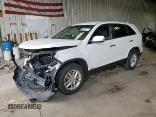 2015 Kia Sorento LX z VIN 5XYKTCA65FG644018, wystawiony jako Copart lot #60134275 z przebiegiem 96 892 mil mil oraz Nie do naprawy • Non repairable. Historia ofert i sprzedaży dostępna na DreamBid. Obrazek 1.