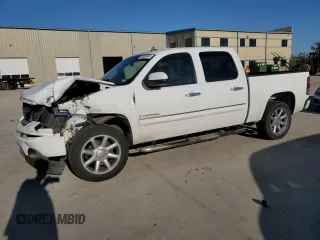 2008 GMC Sierra Denali z VIN 2GTEK638481300628, wystawiony jako Copart lot #46899905 z przebiegiem 186 131 mil mil oraz Szkody całkowita. Historia ofert i sprzedaży dostępna na DreamBid. Obrazek 1.