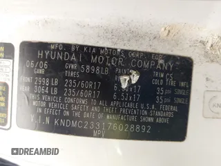 2007 Hyundai Entourage GLS z VIN KNDMC233176028892, wystawiony jako IAAI lot #42293740 z przebiegiem 100 358 mil mil oraz . Historia ofert i sprzedaży dostępna na DreamBid. Obrazek 9.