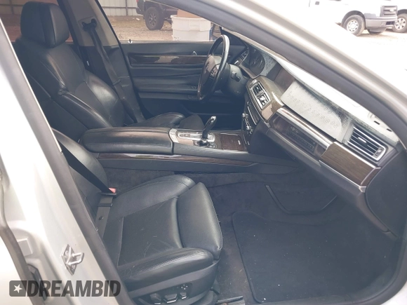 2009 BMW 7 Series 750Li with VIN WBAKB83589CY62576, listed as a IAAI auction lot 41742027 with 124,717 mi miles and . Bid and sale history available at DreamBid. Image 5.