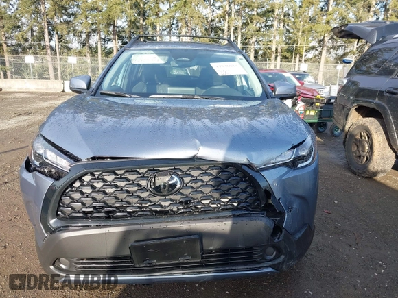 2024 Toyota Corolla Cross LE z VIN 7MUBAABG1RV100050, wystawiony jako IAAI lot #41826083 z przebiegiem 1 206 mil mil oraz . Historia ofert i sprzedaży dostępna na DreamBid. Obrazek 12.