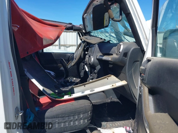 2016 Jeep Wrangler Unlimited Sahara z VIN 1C4HJWEG3GL115175, wystawiony jako IAAI lot #41686551 z przebiegiem Nie podano mil oraz . Historia ofert i sprzedaży dostępna na DreamBid. Obrazek 5.