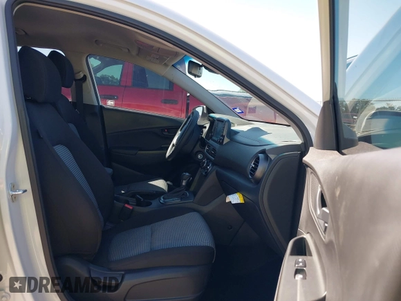 2020 Hyundai Kona SE with VIN KM8K12AA7LU424244, listed as a IAAI auction lot 42081675 with 35,251 mi miles. Bid and sale history available at carsss.com. Image 5.