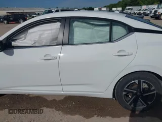 2024 Nissan Sentra SV z VIN 3N1AB8CV1RY332555, wystawiony jako IAAI lot #42321417 z przebiegiem 30 107 mil mil oraz . Historia ofert i sprzedaży dostępna na DreamBid. Obrazek 13.