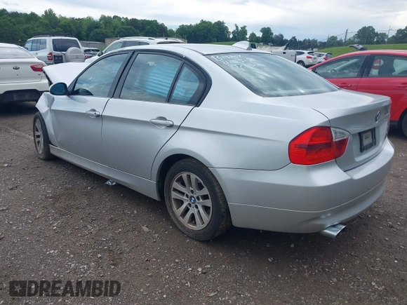 2007 BMW 3 Series 328i с VIN WBAVC535X7FZ77507, выставлен на аукционе IAAI как лот 42230370 с пробегом 167 206 миль миль и . История ставок и продаж доступна на DreamBid. Изображение 3.
