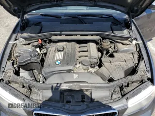 2013 BMW 1 Series 128i z VIN WBAUP7C5XDVP25110, wystawiony jako Copart lot #58033485 z przebiegiem 88 989 mil mil oraz Szkoda całkowita • Salvage title. Historia ofert i sprzedaży dostępna na DreamBid. Obrazek 11.