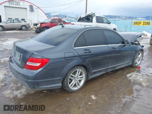2014 Mercedes-Benz C 250 Sport с VIN WDDGF4HBXEG200415, выставлен на аукционе IAAI как лот 41648762 с пробегом 108 702 миль миль и . История ставок и продаж доступна на DreamBid. Изображение 4.