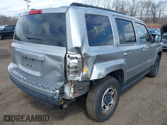 2016 Jeep Patriot Sport z VIN 1C4NJPBA4GD699525, wystawiony jako IAAI lot #41892313 z przebiegiem 57 309 mil mil oraz . Historia ofert i sprzedaży dostępna na DreamBid. Obrazek 6.