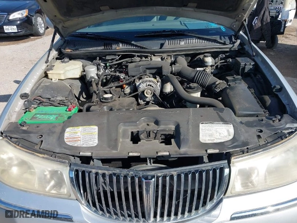 2000 Lincoln Town Car Executive with VIN 1LNHM81W1YY774680, listed as a IAAI auction lot 42001300 with 235,116 mi miles. Bid and sale history available at carsss.com. Image 10.