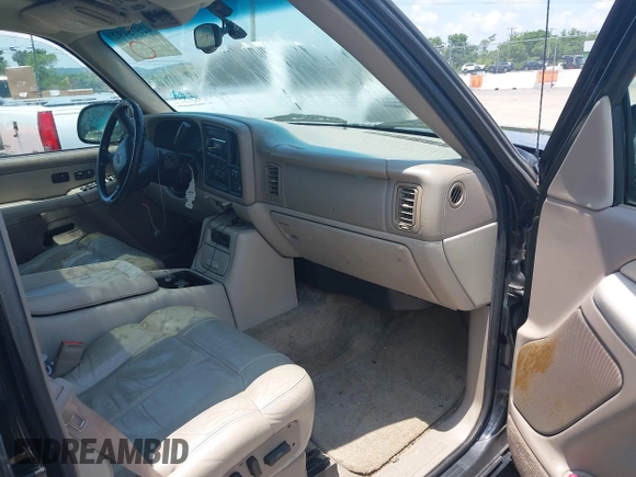 2001 Chevrolet Suburban LS with VIN 3GNFK16T31G142634, listed as a IAAI auction lot 42575492 with 236,583 mi miles and . Bid and sale history available at DreamBid. Image 5.