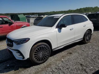 2025 Mercedes-Benz GLC 300 z VIN W1NKM4HBXSF307078, wystawiony jako Copart lot #52377075 z przebiegiem 1 906 mil mil oraz Szkoda całkowita • Salvage title. Historia ofert i sprzedaży dostępna na DreamBid. Obrazek 1.