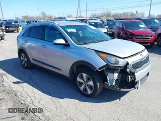 2017 Kia Niro LX with VIN KNDCB3LC9H5074675, listed as a IAAI auction lot 41719093 with 93,758 mi miles. Bid and sale history available at carsss.com. Image 1.