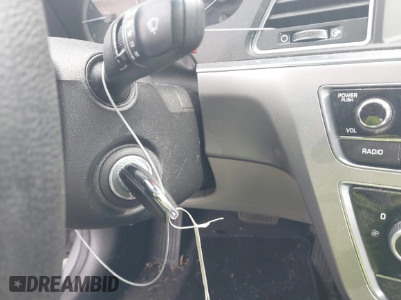 2016 Hyundai Sonata SE z VIN 5NPE24AF8GH334395, wystawiony jako IAAI lot #42333326 z przebiegiem 130 429 mil mil oraz . Historia ofert i sprzedaży dostępna na DreamBid. Obrazek 11.