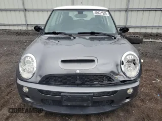2005 MINI Hardtop S с VIN WMWRE33465TD90908, выставлен на аукционе Copart как лот 50671585 с пробегом Не указан миль и Списание • Salvage title. История ставок и продаж доступна на DreamBid. Изображение 5.